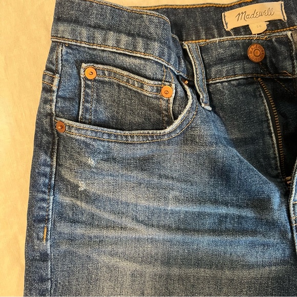 Madewell High-Rise Denim Shorts in Glenoaks Wash: Cutoff Edition - Picture 3 of 8